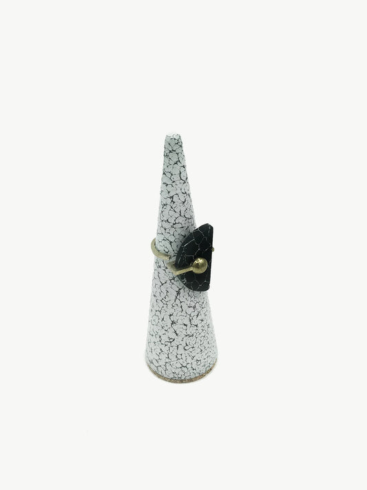 White Hammered Steel Ring Cone