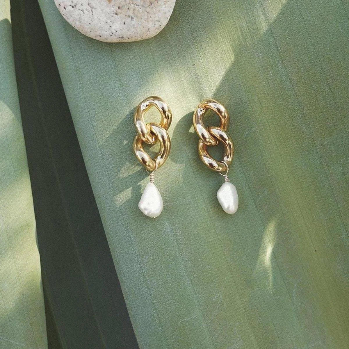 Pearl Link Stud Earring