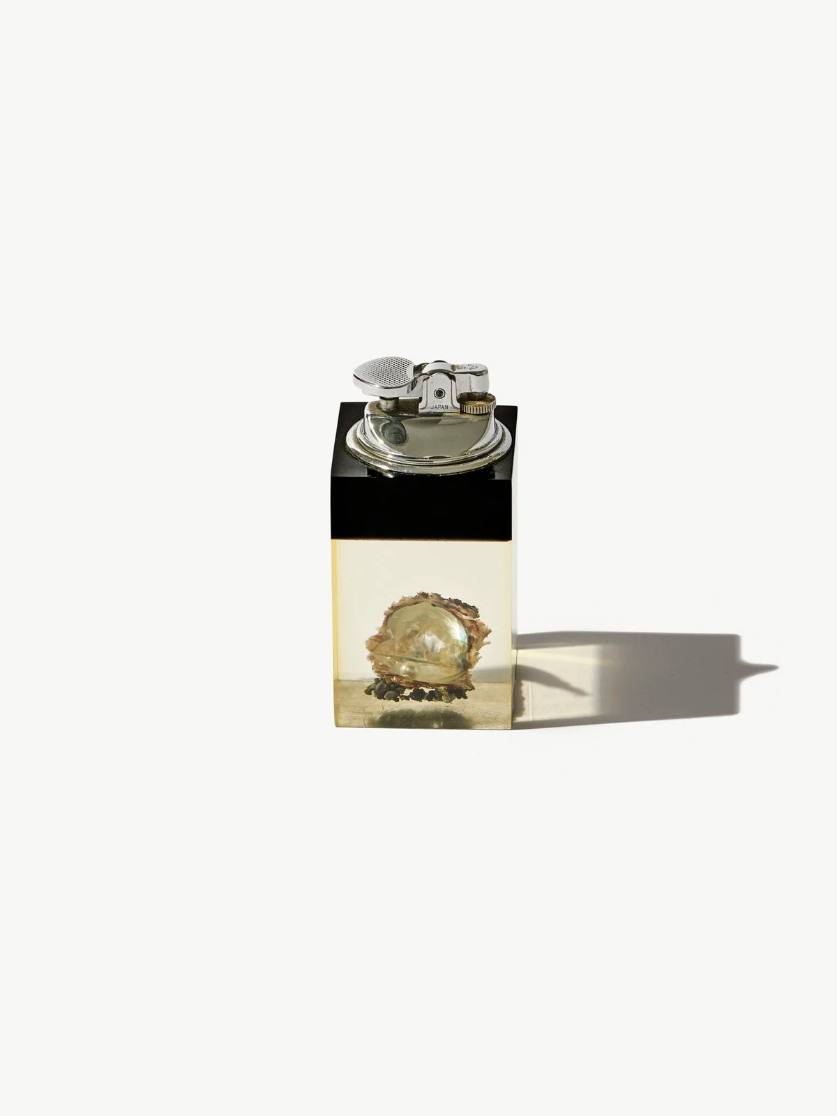 Vintage Pearl in Acrylic Japanese Table Lighter